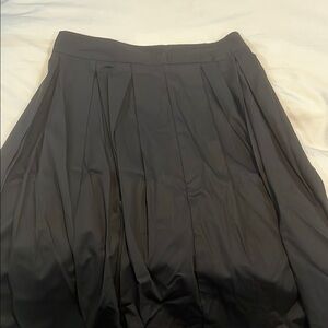 Elegant Black Pleated Skirt